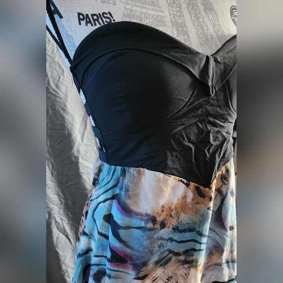 Multi Tone Pattern Strapless Dress - Picture 3 of 5